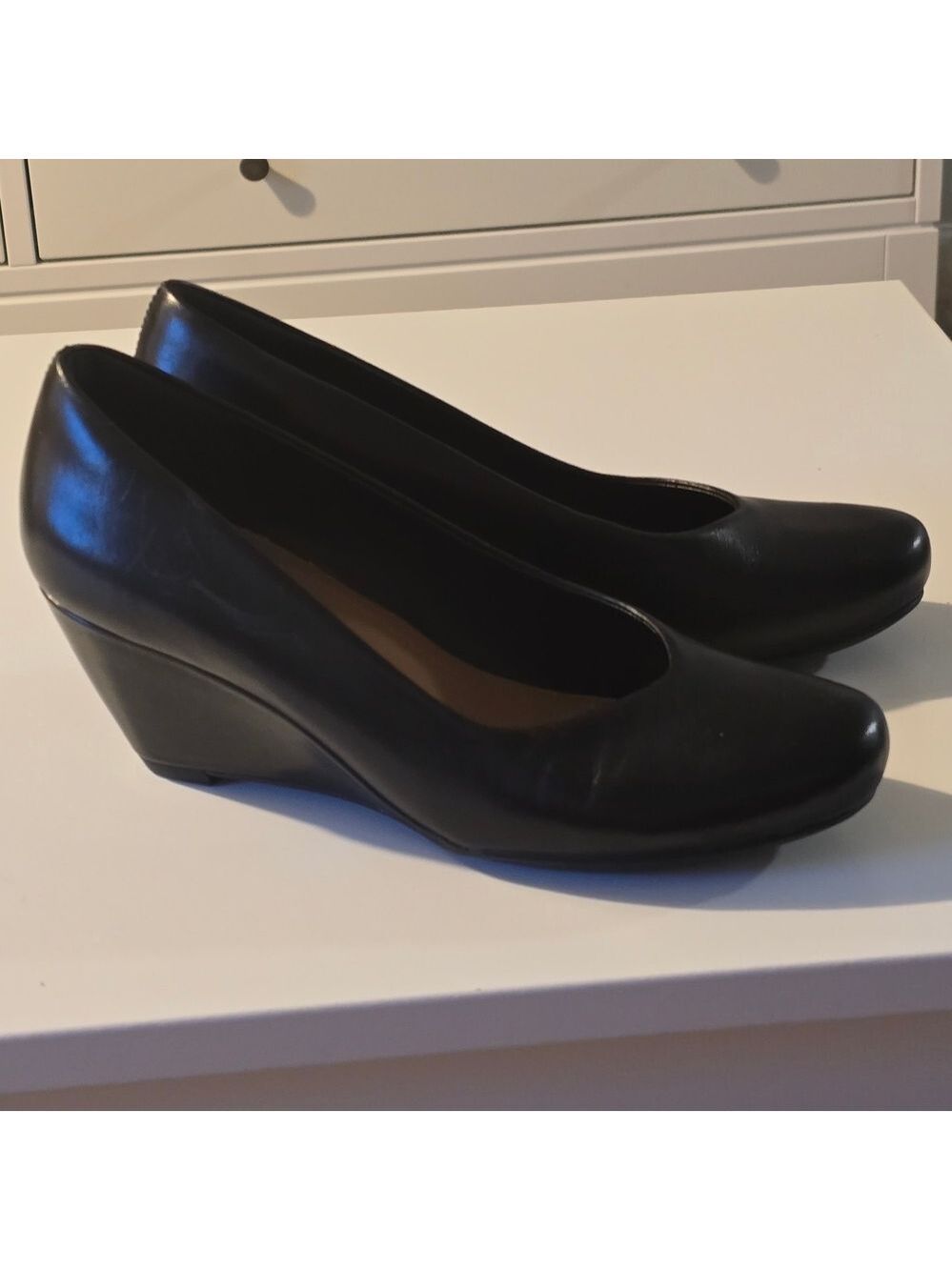 Clarks Black Wedge Leather Pump Size 8.5 - Picture 3 of 7